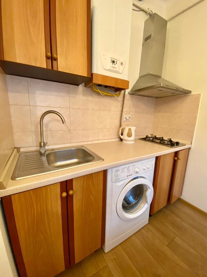 Yaroslav Osmomysl Square Apartments Lviv Exterior foto