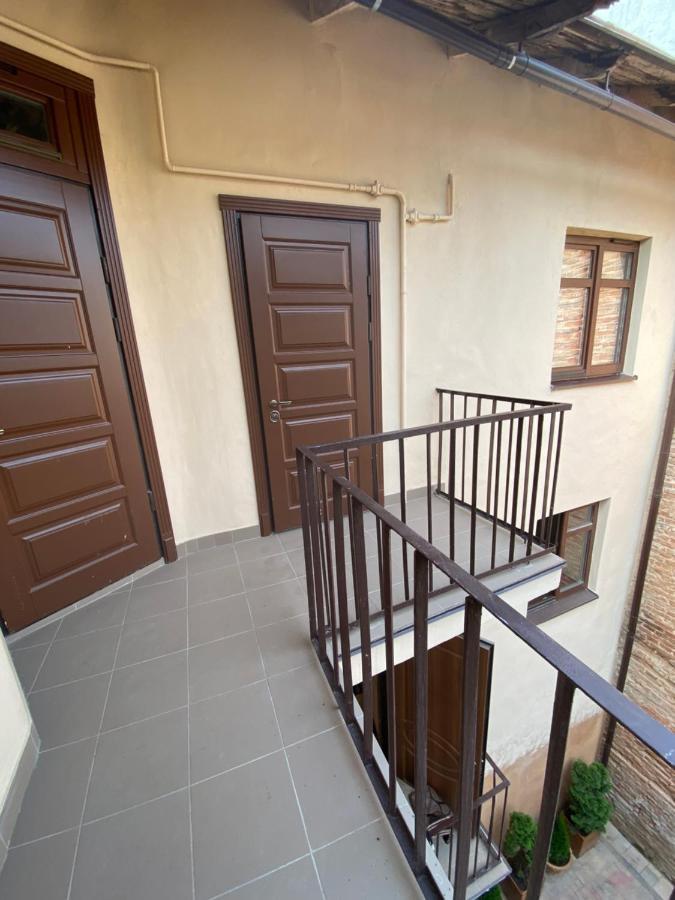 Yaroslav Osmomysl Square Apartments Lviv Exterior foto
