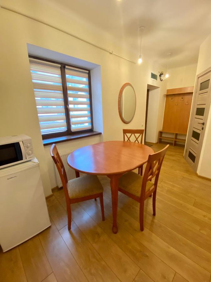 Yaroslav Osmomysl Square Apartments Lviv Exterior foto